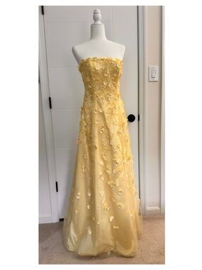 Lillie Rubin Yellow Strapless Floral Appliqué Gown